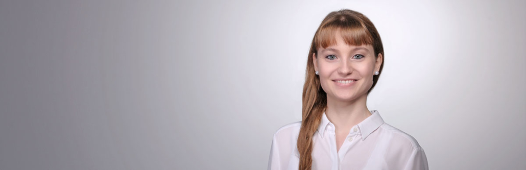 bewerbungsfotos-koeln-1200x388 Frau beim Bewerbungsfoto